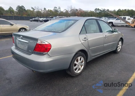 2005 Toyota Camry Xle V6 z USA, uszkodzony, nr VIN 4T1BF30K65U605937